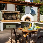 Bee's Knees Retreat