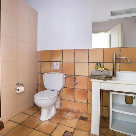 Bee's Knees Retreat Вилла Песада